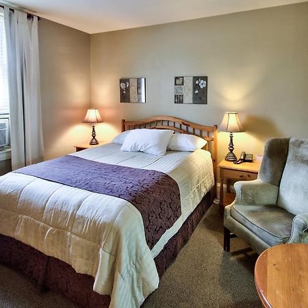 Queen'S Inn Стратфорд Экстерьер фото